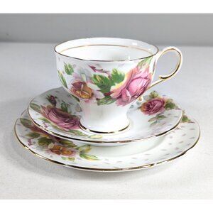 Vintage Paragon Golden Emblem footed teacup trio, Double Warrant mark 1939-1949